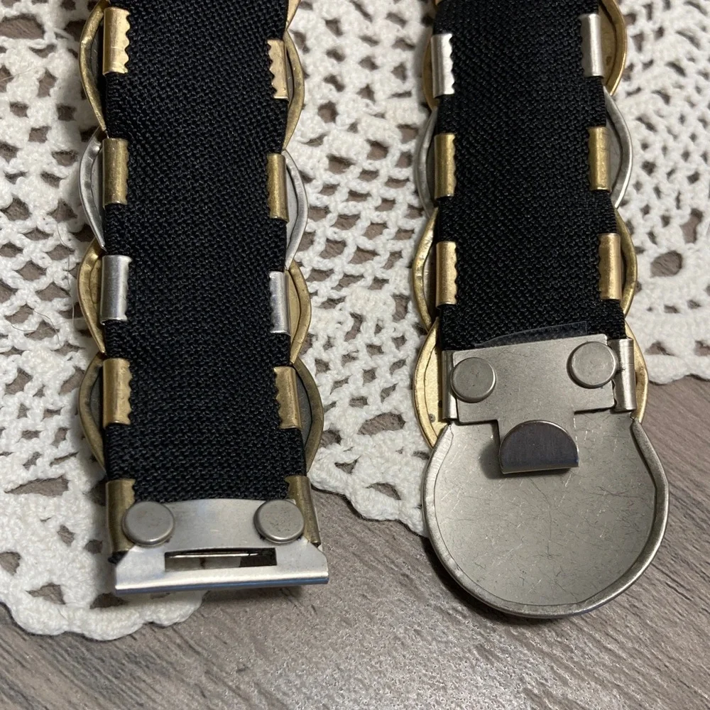Vintage Circle Disk Medallion Stretch Belt Metallic
